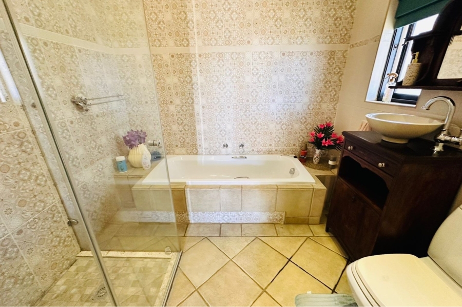 4 Bedroom Property for Sale in Maroeladal Gauteng