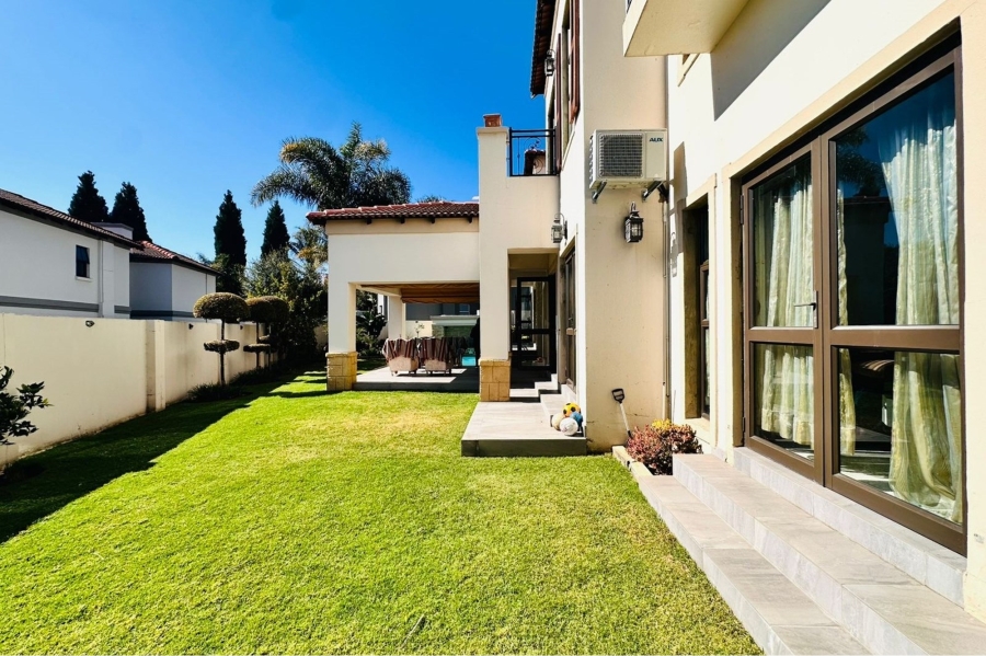 4 Bedroom Property for Sale in Maroeladal Gauteng