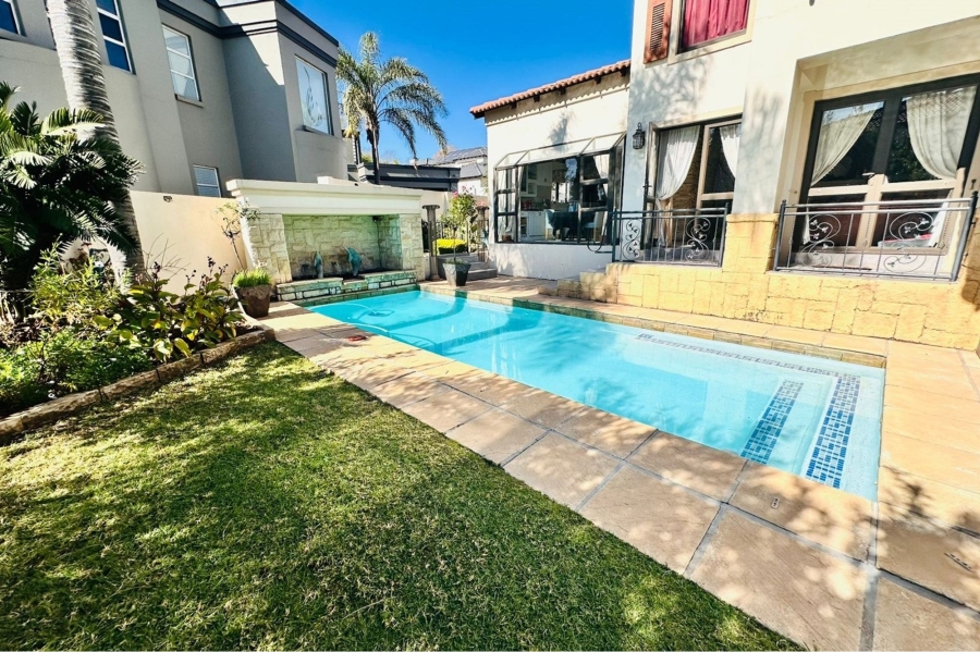 4 Bedroom Property for Sale in Maroeladal Gauteng