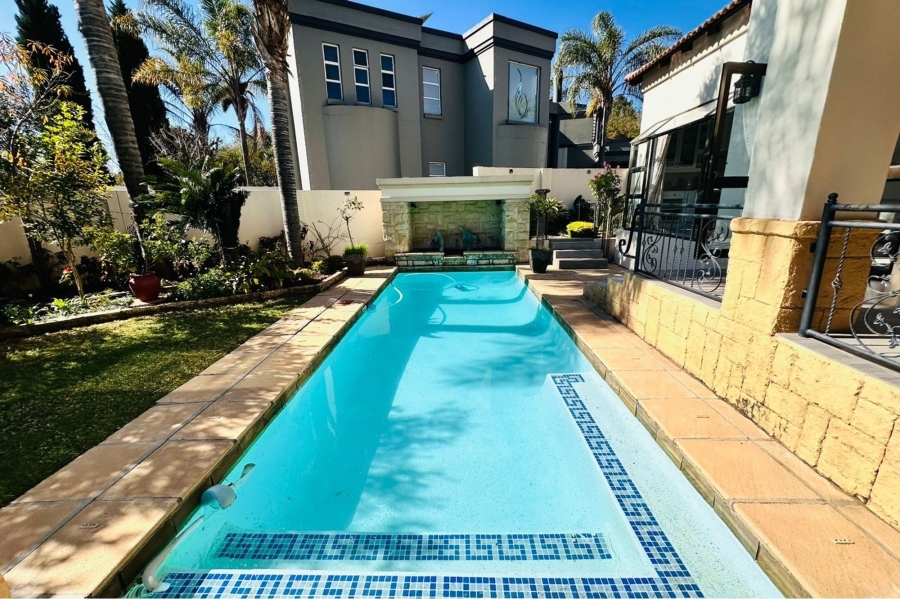 4 Bedroom Property for Sale in Maroeladal Gauteng