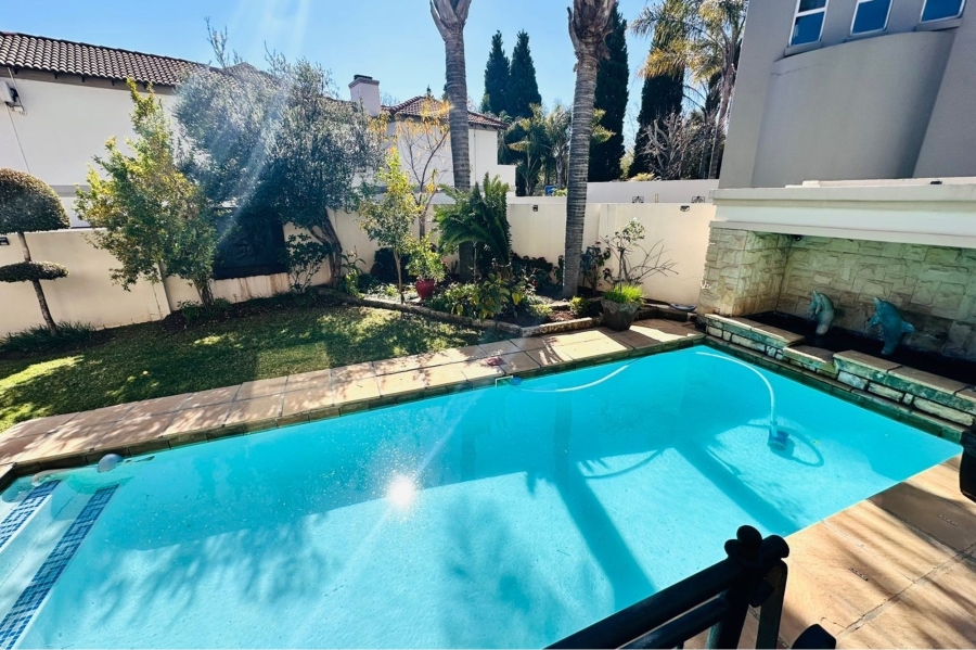 4 Bedroom Property for Sale in Maroeladal Gauteng