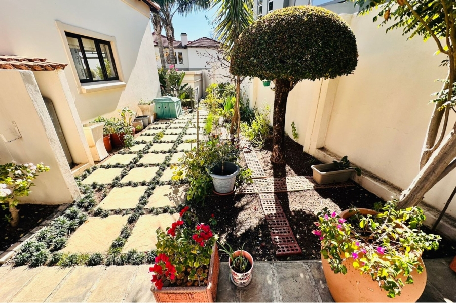 4 Bedroom Property for Sale in Maroeladal Gauteng