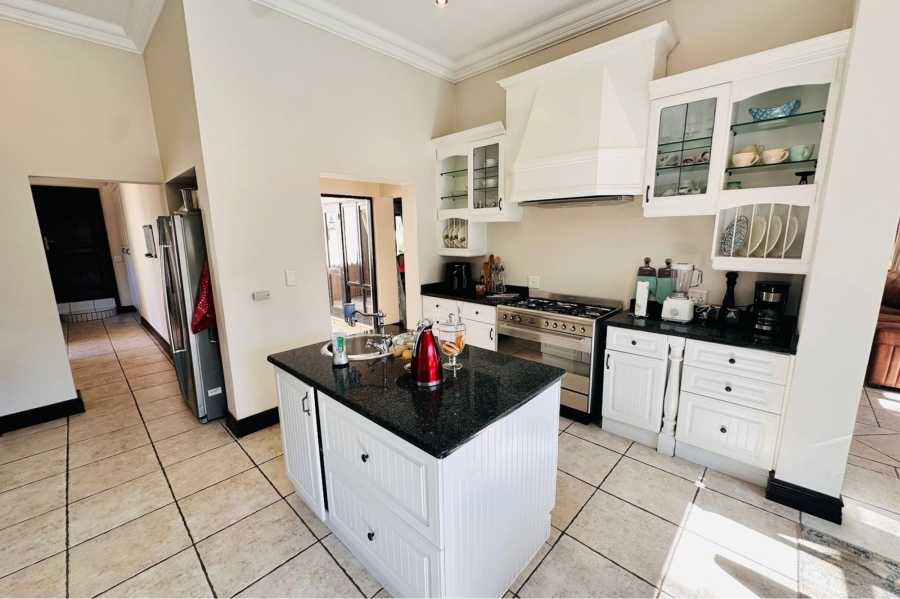 4 Bedroom Property for Sale in Maroeladal Gauteng