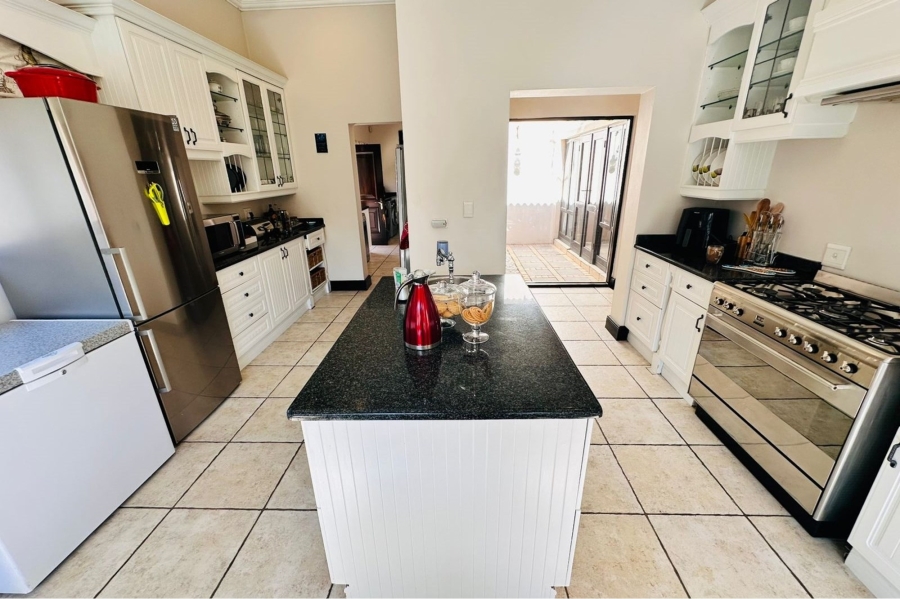 4 Bedroom Property for Sale in Maroeladal Gauteng