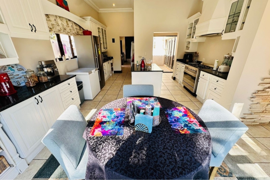 4 Bedroom Property for Sale in Maroeladal Gauteng