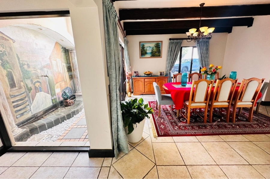 4 Bedroom Property for Sale in Maroeladal Gauteng