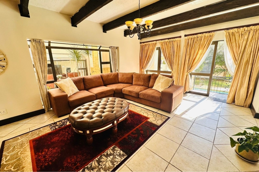 4 Bedroom Property for Sale in Maroeladal Gauteng