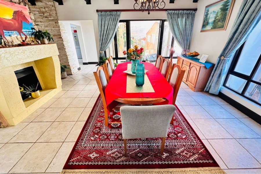 4 Bedroom Property for Sale in Maroeladal Gauteng
