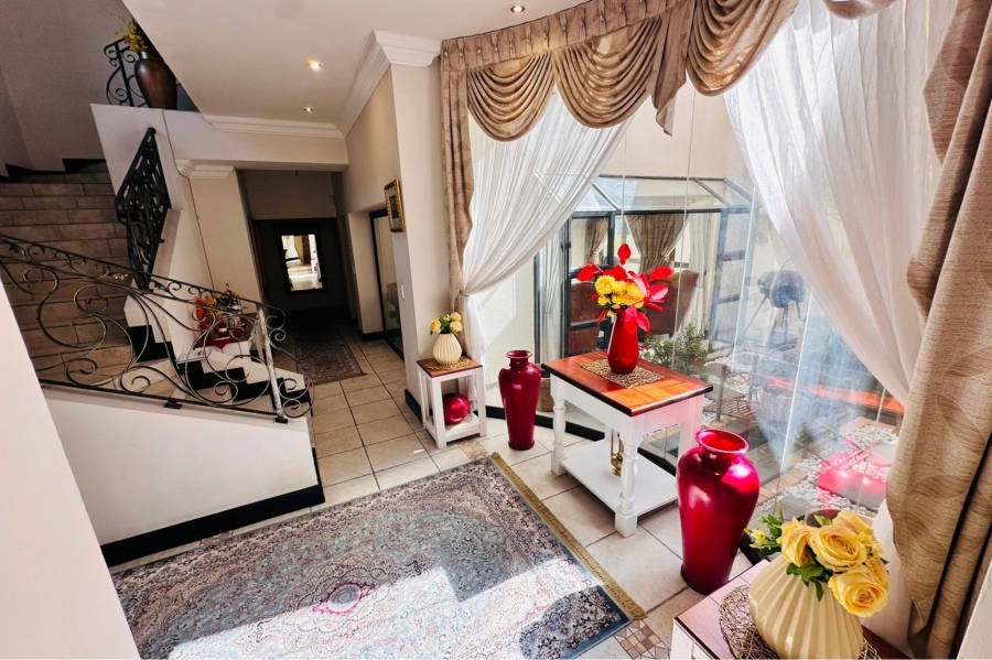 4 Bedroom Property for Sale in Maroeladal Gauteng