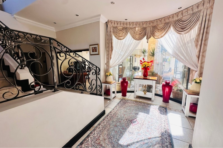 4 Bedroom Property for Sale in Maroeladal Gauteng
