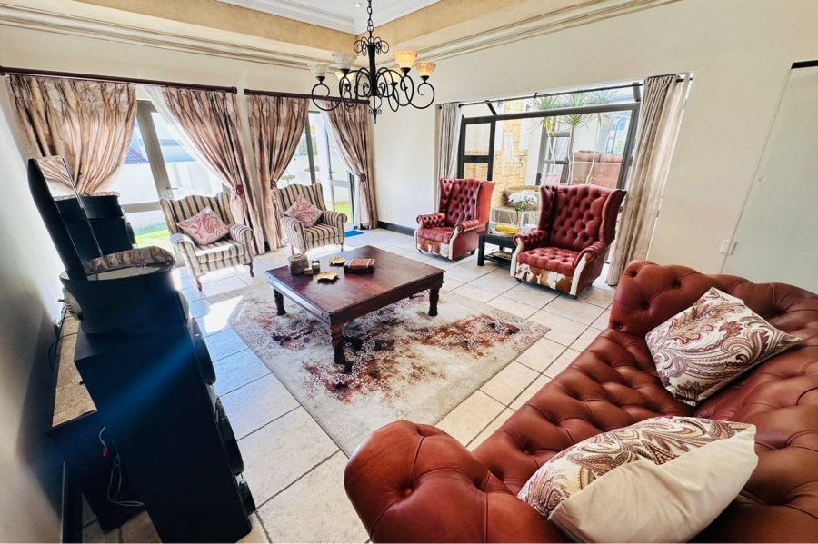 4 Bedroom Property for Sale in Maroeladal Gauteng