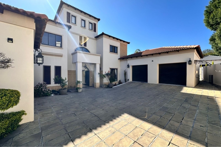 4 Bedroom Property for Sale in Maroeladal Gauteng
