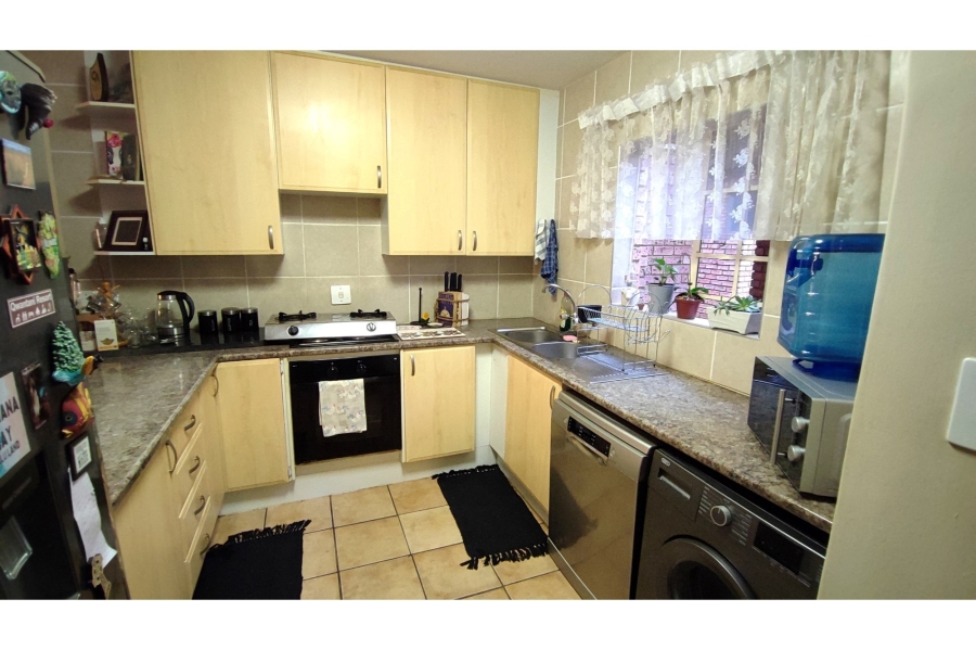 To Let 3 Bedroom Property for Rent in Boardwalk Villas Gauteng