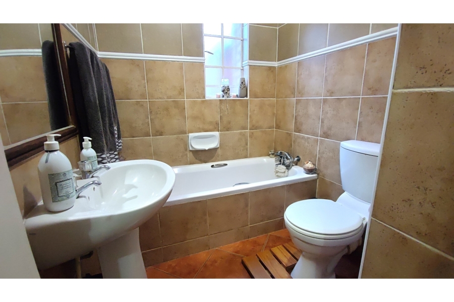 To Let 3 Bedroom Property for Rent in Boardwalk Villas Gauteng
