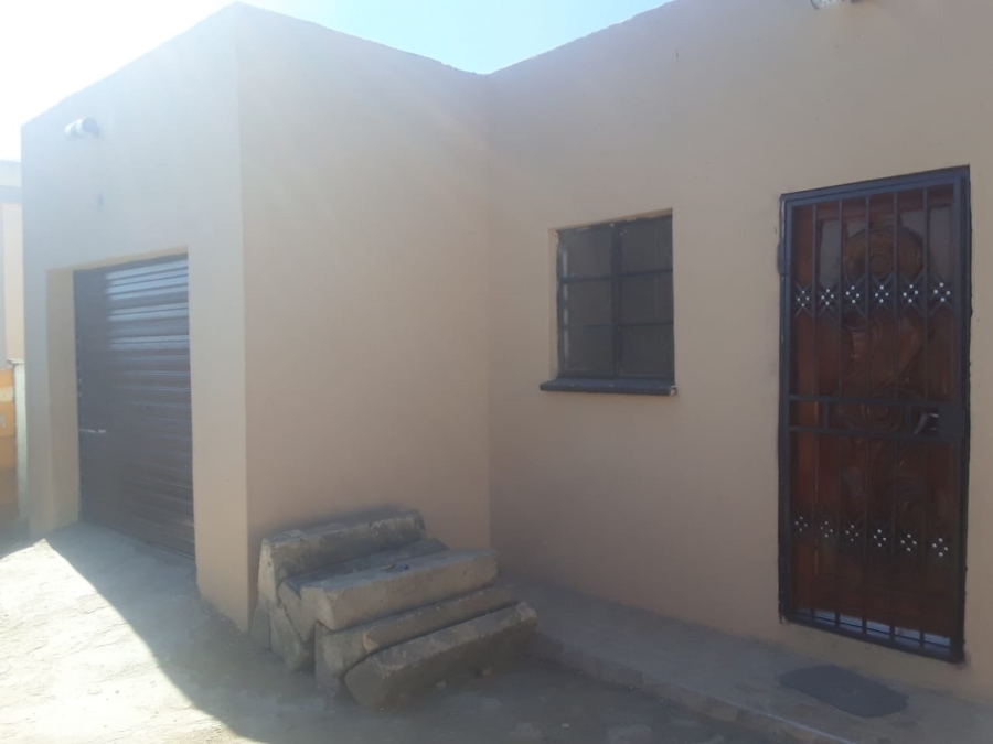 2 Bedroom Property for Sale in Tsakane Gauteng