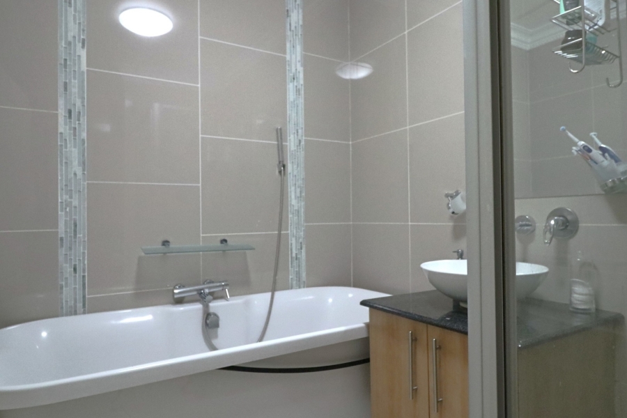 To Let 2 Bedroom Property for Rent in Rivonia Gauteng