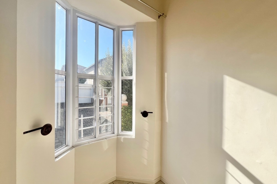 2 Bedroom Property for Sale in Bryanston Gauteng