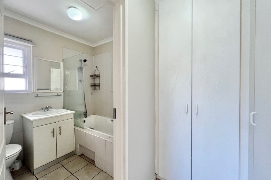 2 Bedroom Property for Sale in Bryanston Gauteng