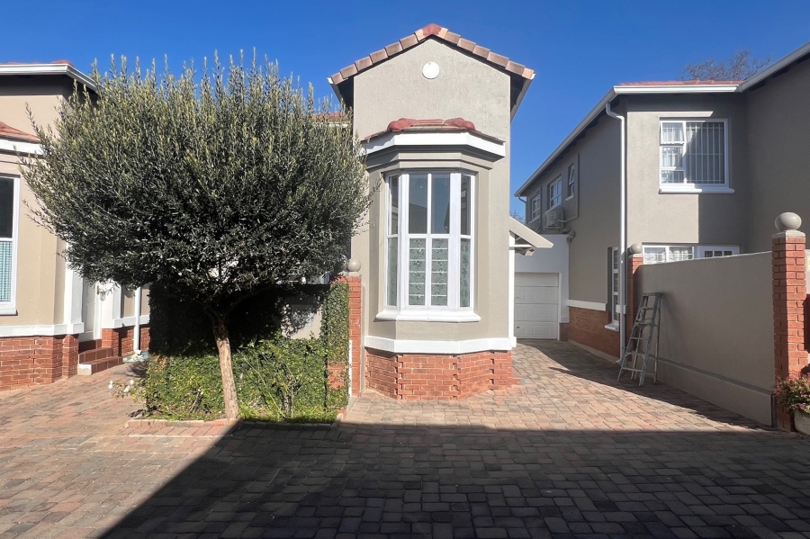 2 Bedroom Property for Sale in Bryanston Gauteng