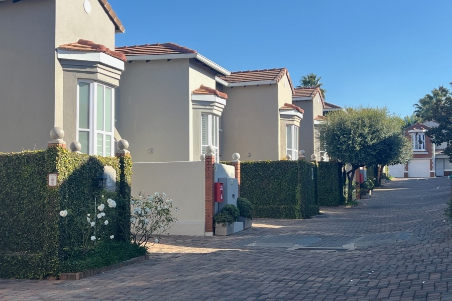 2 Bedroom Property for Sale in Bryanston Gauteng