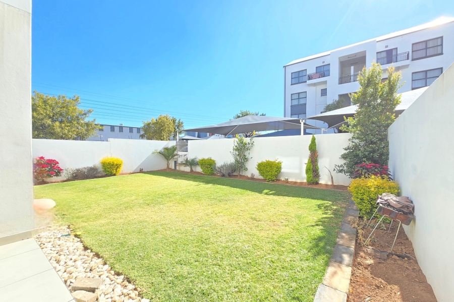 To Let 3 Bedroom Property for Rent in Greenstone Hill Gauteng