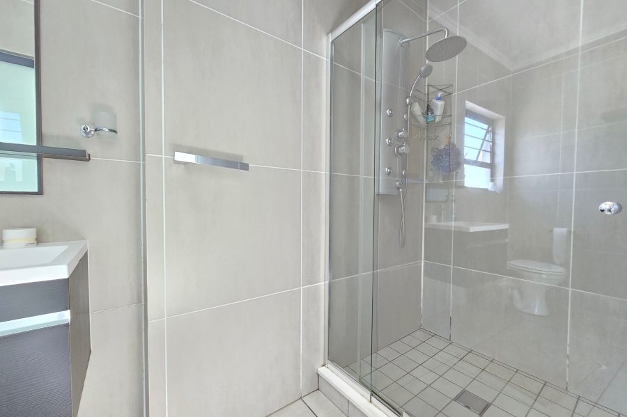 To Let 3 Bedroom Property for Rent in Greenstone Hill Gauteng