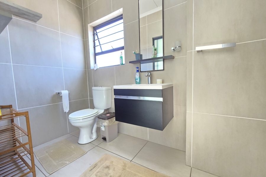 To Let 3 Bedroom Property for Rent in Greenstone Hill Gauteng
