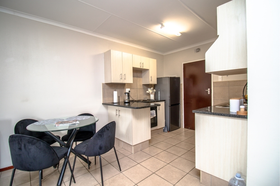 2 Bedroom Property for Sale in Noordwyk Gauteng