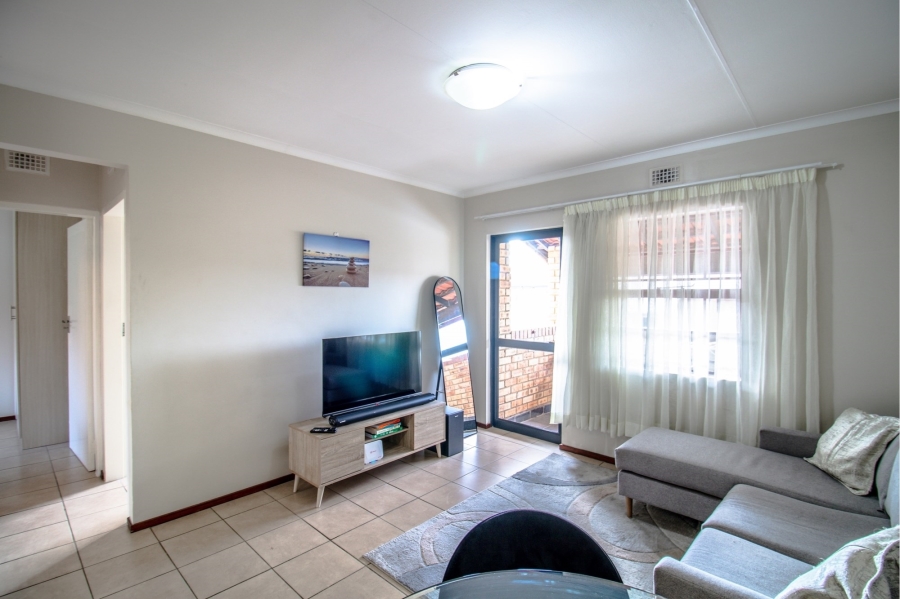 2 Bedroom Property for Sale in Noordwyk Gauteng