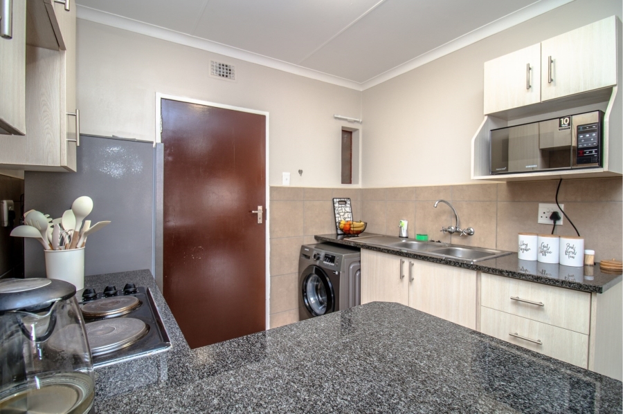 2 Bedroom Property for Sale in Noordwyk Gauteng