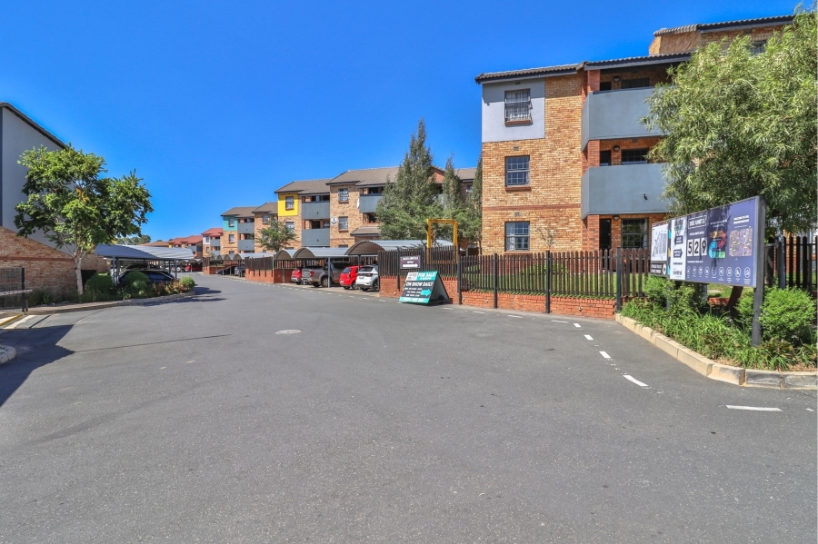 2 Bedroom Property for Sale in Noordwyk Gauteng