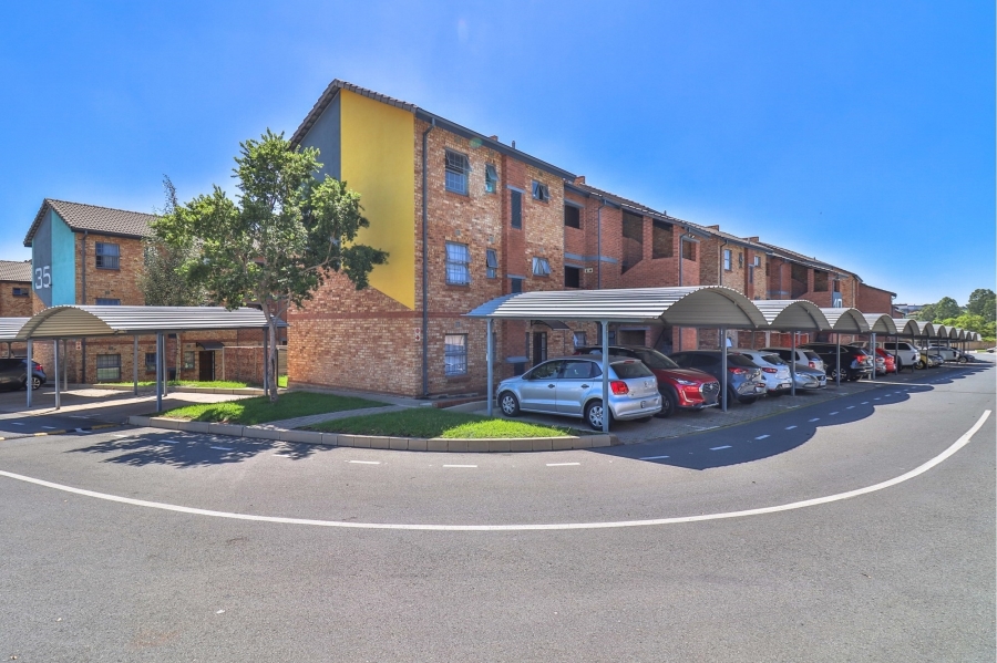 2 Bedroom Property for Sale in Noordwyk Gauteng