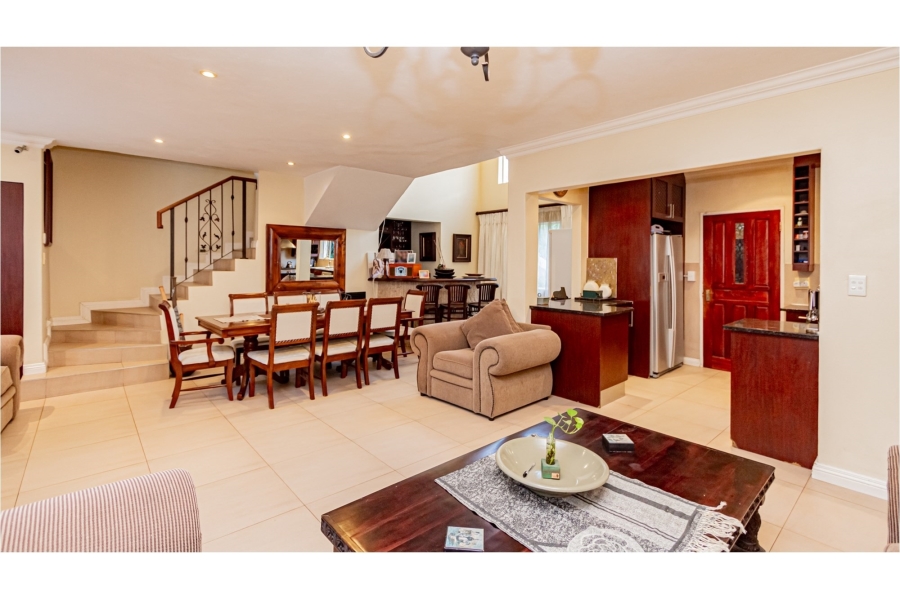 6 Bedroom Property for Sale in Sharonlea Gauteng