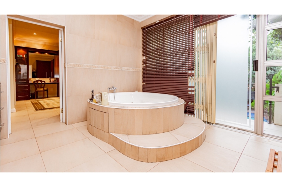6 Bedroom Property for Sale in Sharonlea Gauteng
