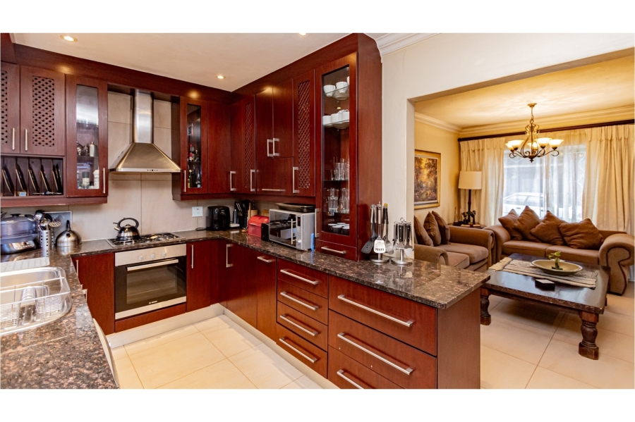 6 Bedroom Property for Sale in Sharonlea Gauteng