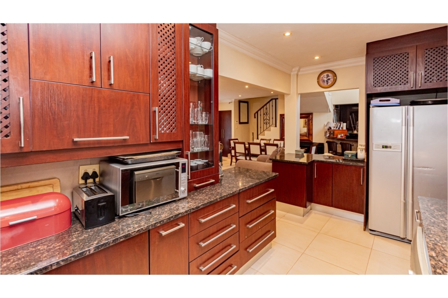 6 Bedroom Property for Sale in Sharonlea Gauteng