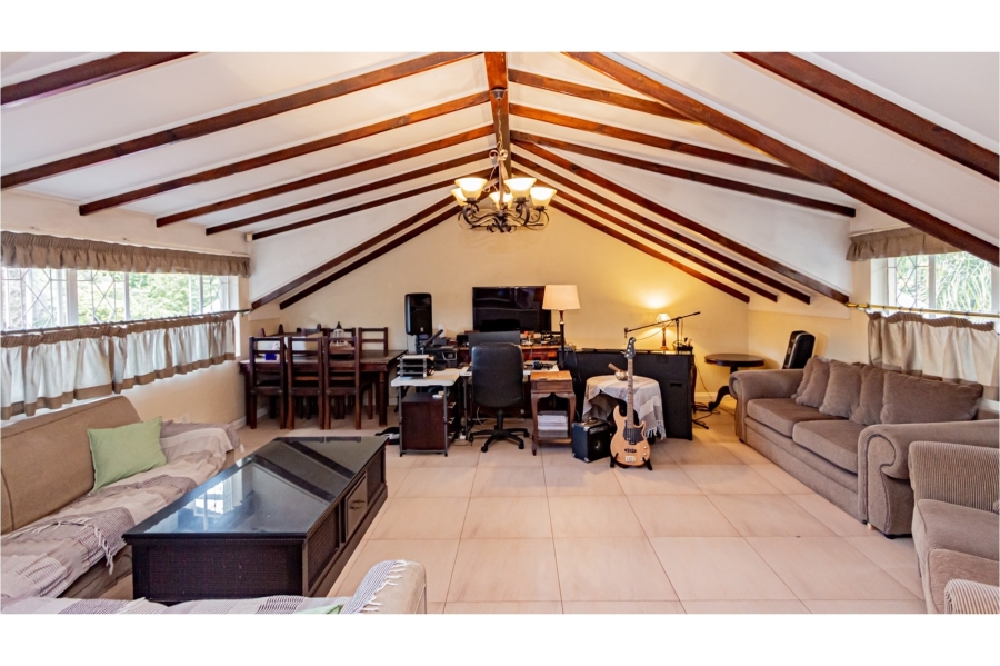 6 Bedroom Property for Sale in Sharonlea Gauteng