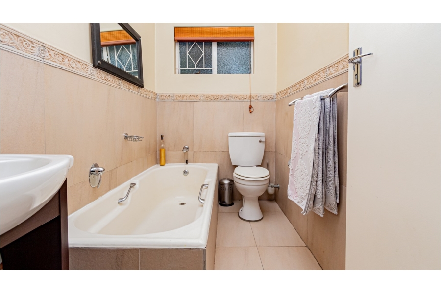 6 Bedroom Property for Sale in Sharonlea Gauteng