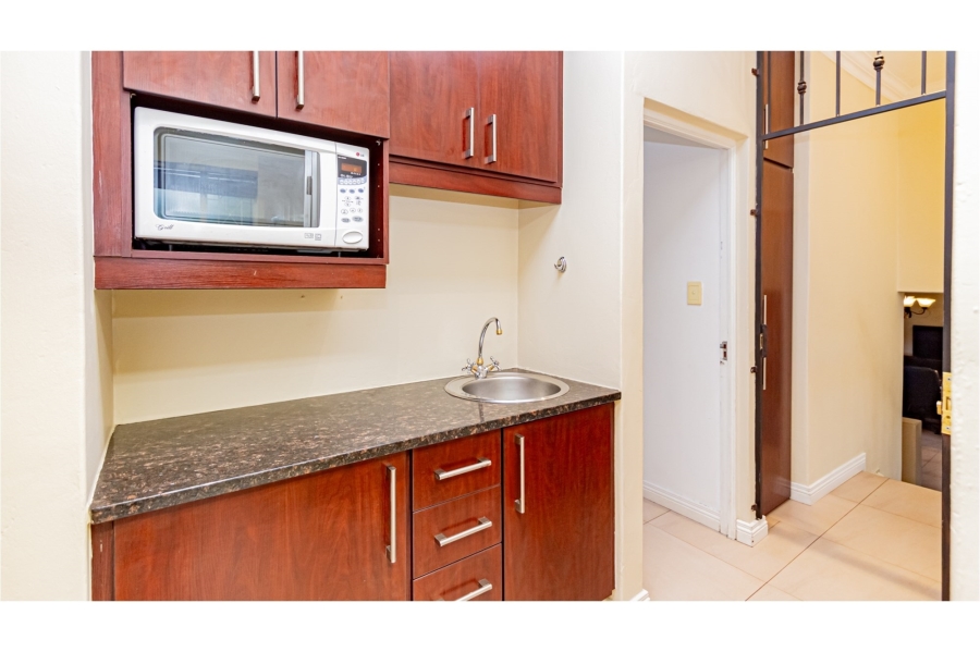 6 Bedroom Property for Sale in Sharonlea Gauteng