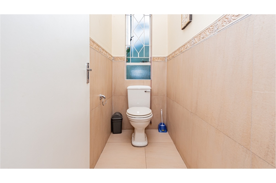 6 Bedroom Property for Sale in Sharonlea Gauteng