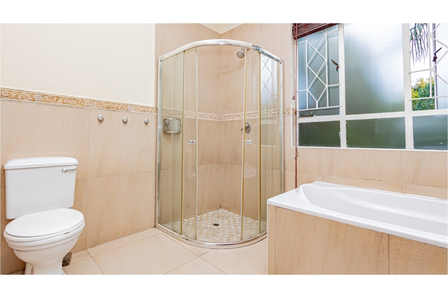 6 Bedroom Property for Sale in Sharonlea Gauteng