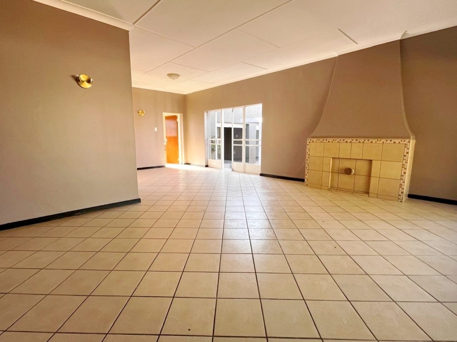 3 Bedroom Property for Sale in Farrarmere Gauteng