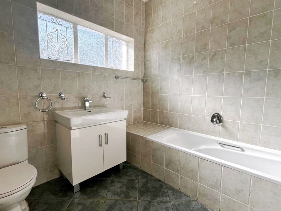 3 Bedroom Property for Sale in Farrarmere Gauteng