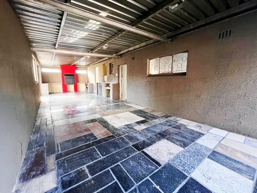 3 Bedroom Property for Sale in Farrarmere Gauteng