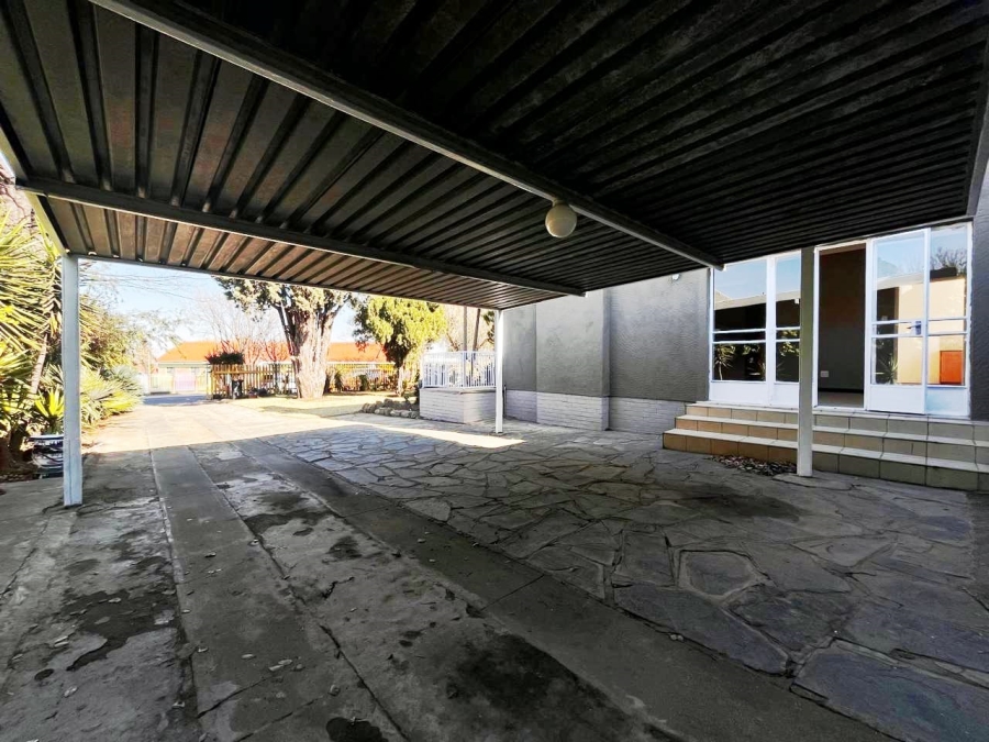 3 Bedroom Property for Sale in Farrarmere Gauteng