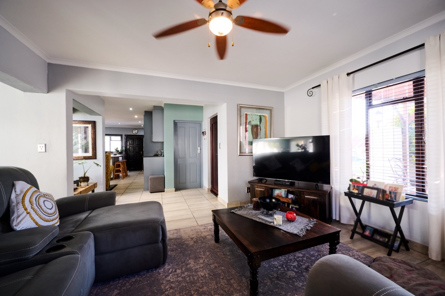 3 Bedroom Property for Sale in Halfway Gardens Gauteng