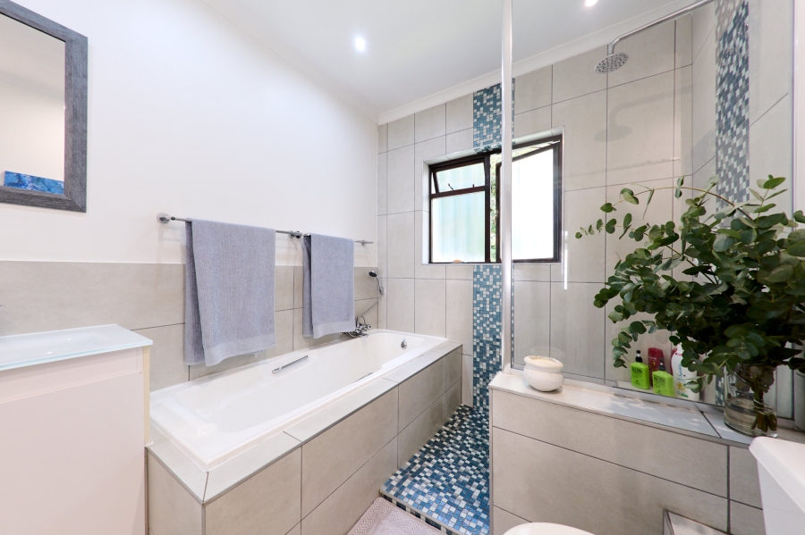 3 Bedroom Property for Sale in Halfway Gardens Gauteng