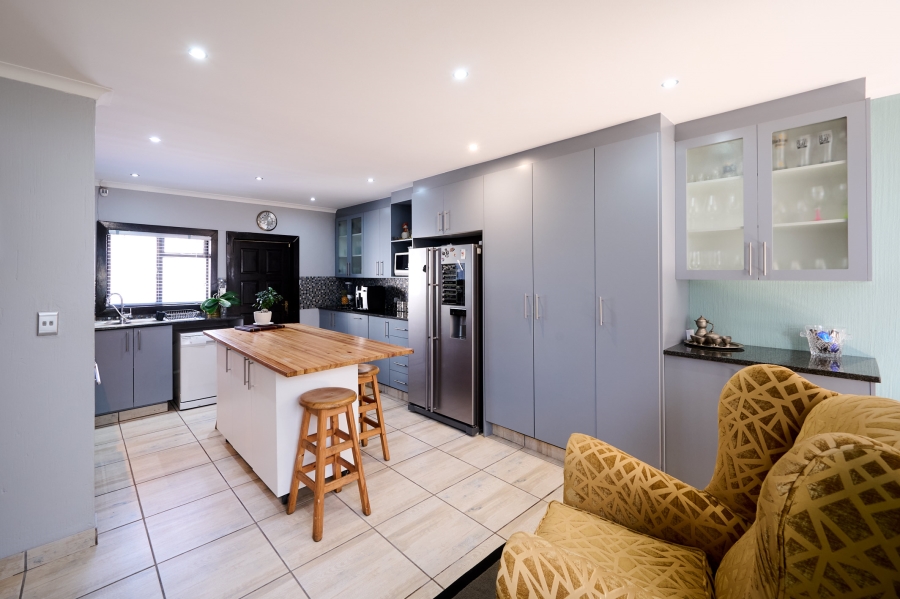 3 Bedroom Property for Sale in Halfway Gardens Gauteng
