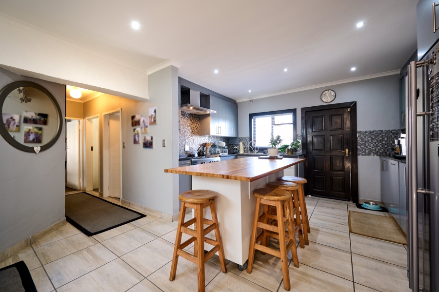 3 Bedroom Property for Sale in Halfway Gardens Gauteng