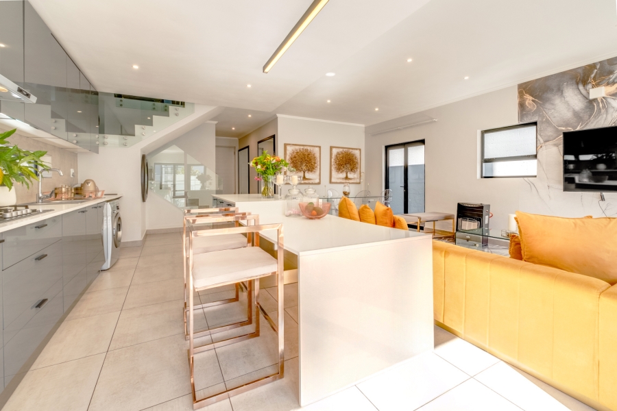 3 Bedroom Property for Sale in Hurlingham Gauteng